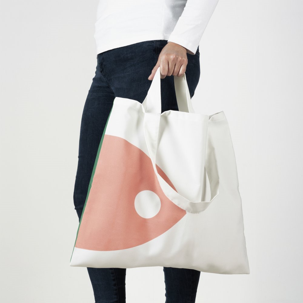 Esta bolsa, precisamente, nace para reducir el uso de las bolsas de plástico de un solo uso. 