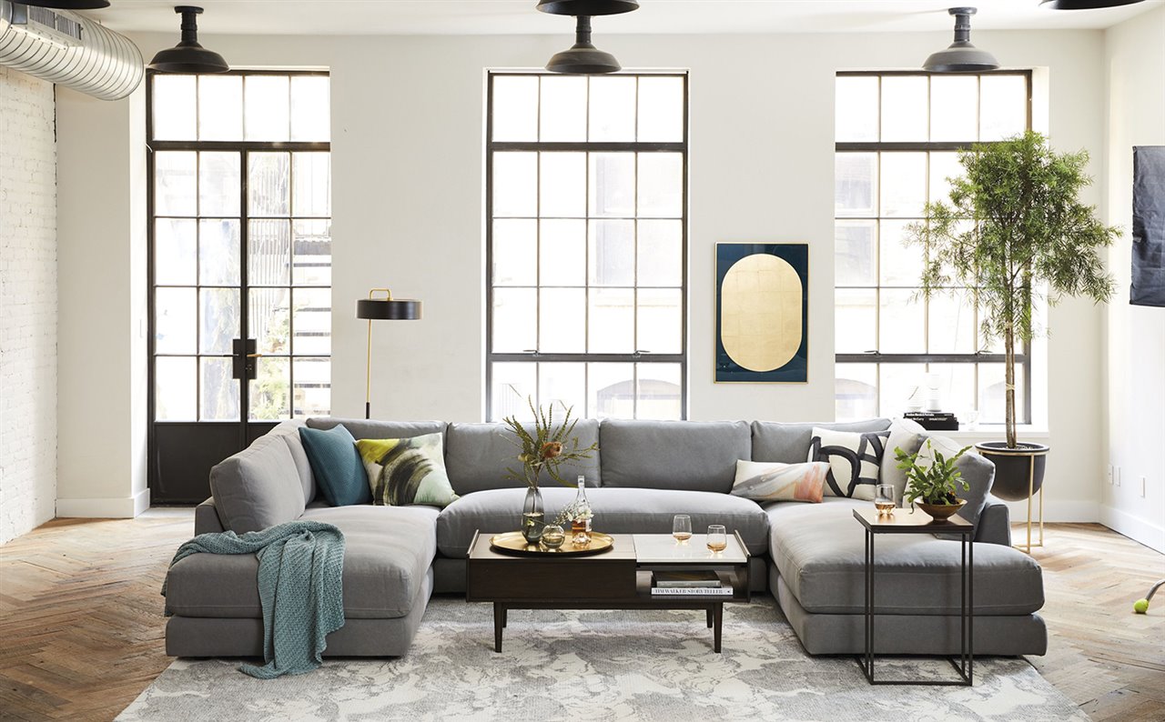 En 2019, las firmas Run the Runway y West Elm lanzaron un servicio de alquiler de mobiliario para que los clientes puedan transformar temporalmente sus casas sin tener que comprar los muebles.