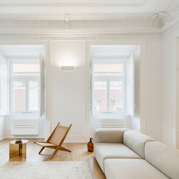 Un sencillo (pero muy elegante) apartamento de esencia 100% portuguesa
