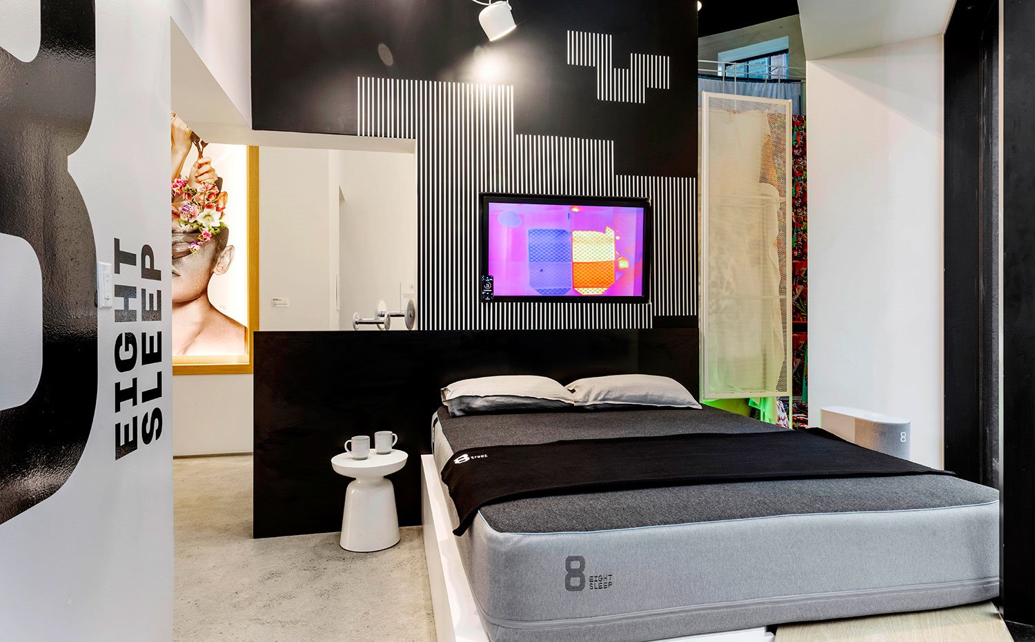 Cama futurista de Eight-Sleep,en la planta 1 de Showfield