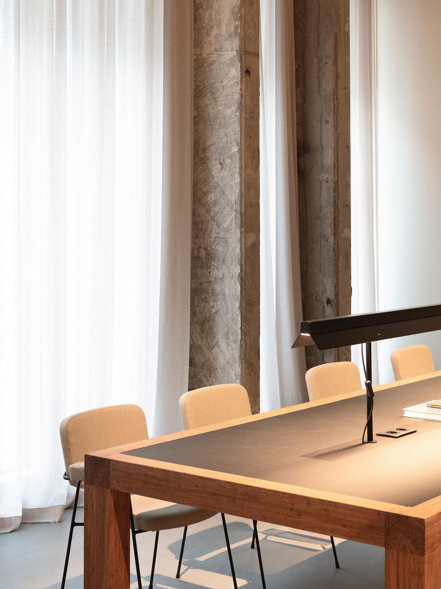 Fosbury and Sons mesa espacio de trabajo coworking bruselas