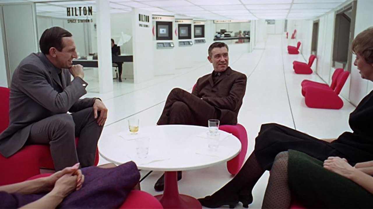 Los sillones y sofás Djinn, del diseñador francés Olivier Mourgue, creados expresamente para «2001. Odisea en el espacio», de Stanley Kubrick.