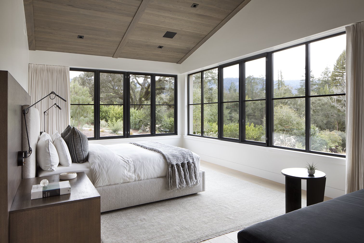 Mt Home 27 LR. dormitorio ventanales