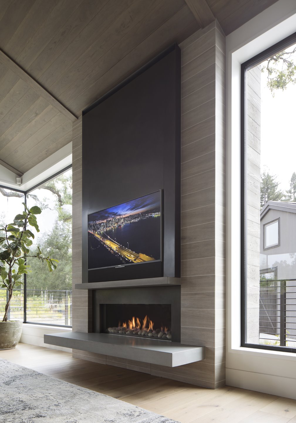 Mt Home Rd 01 LR TV