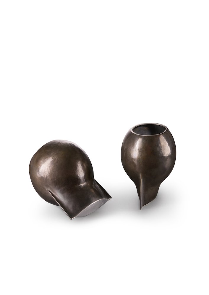 Naama Haneman, Israel ‘Movement’, plata de ley y chapado de latón con pátina. 2019