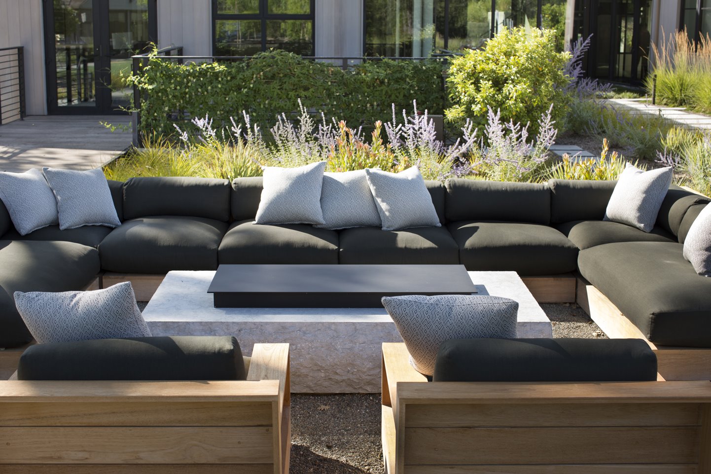 Mt Home Rd 16 LR. terraza chill out