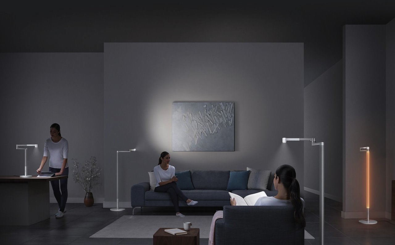 Las lámparas Lightcycle Morph de Dyson imitan, mediante algoritmos de inteligencia artificial, el brillo y la temperatura de color de la luz natural.