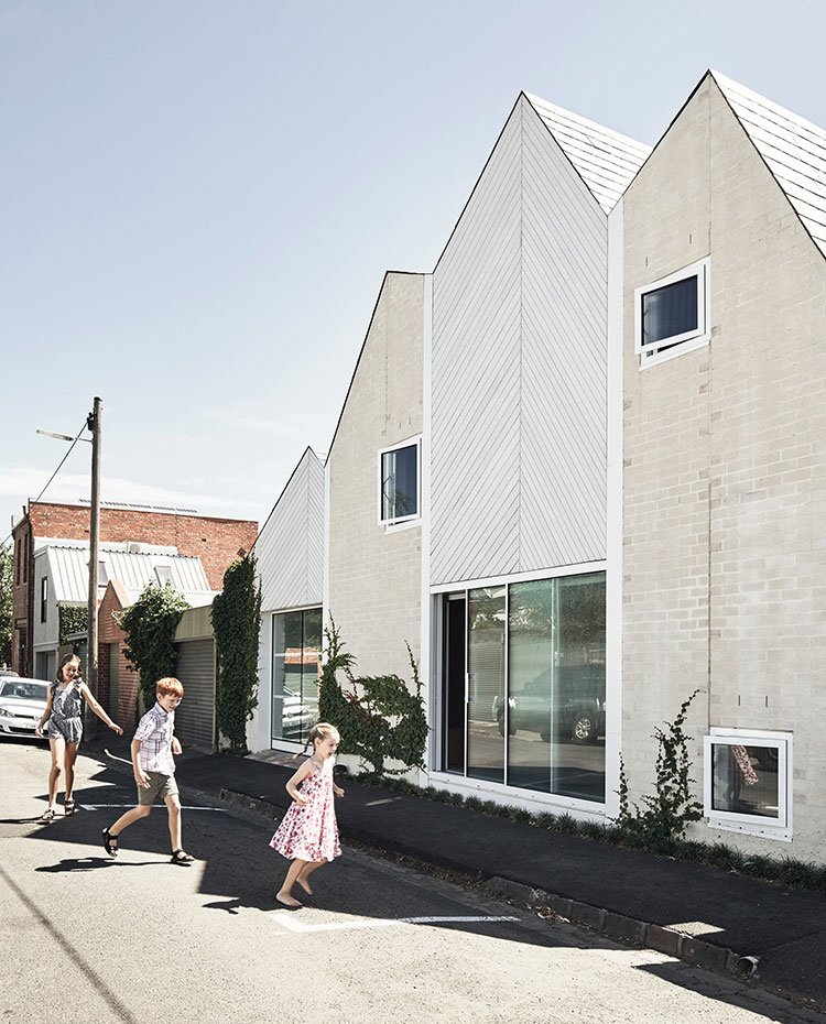 Fachada-de-la-vivienda-hacia-la-calle-de-Melbourne
