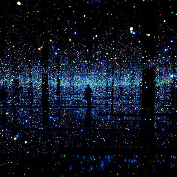 Infinity Mirrored Room - Filled with the Brilliance of Life Infinity Rooms de Yayoi Kusama en la Tate de Londres