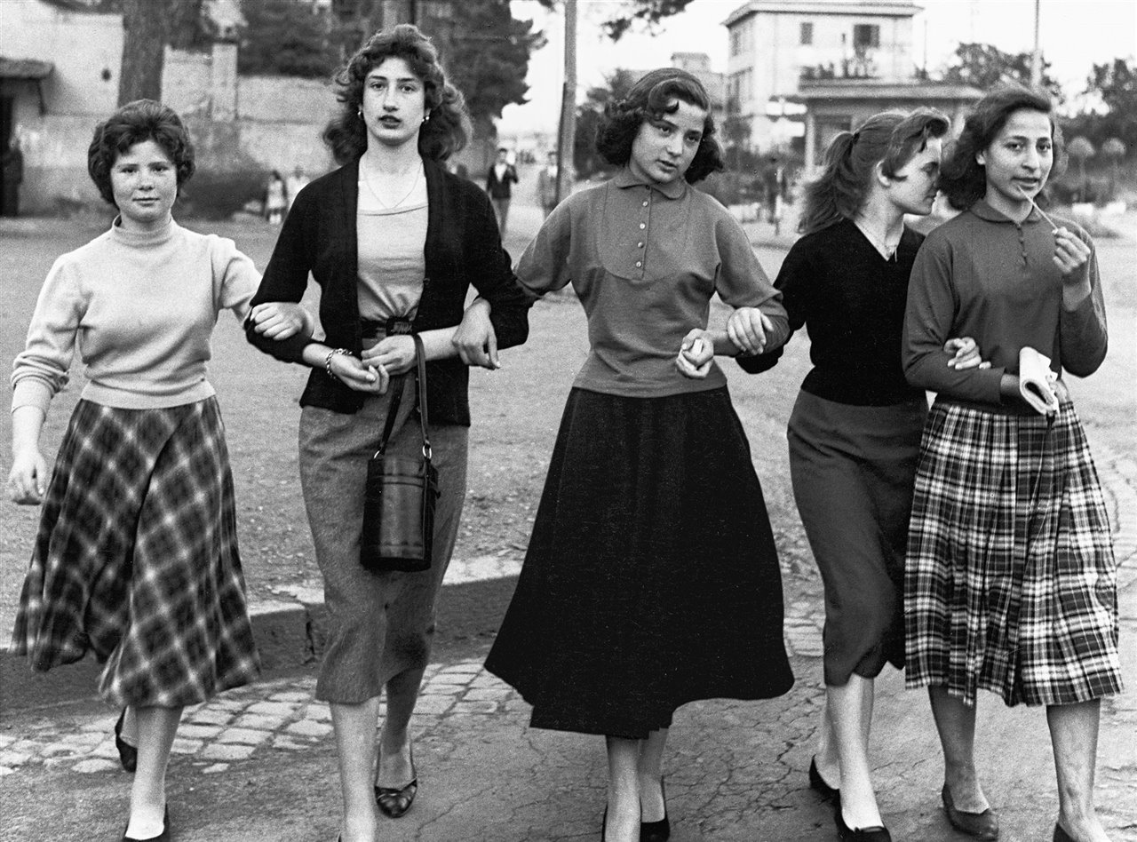 Group of young ladies, Rome 1956 ©William Klein