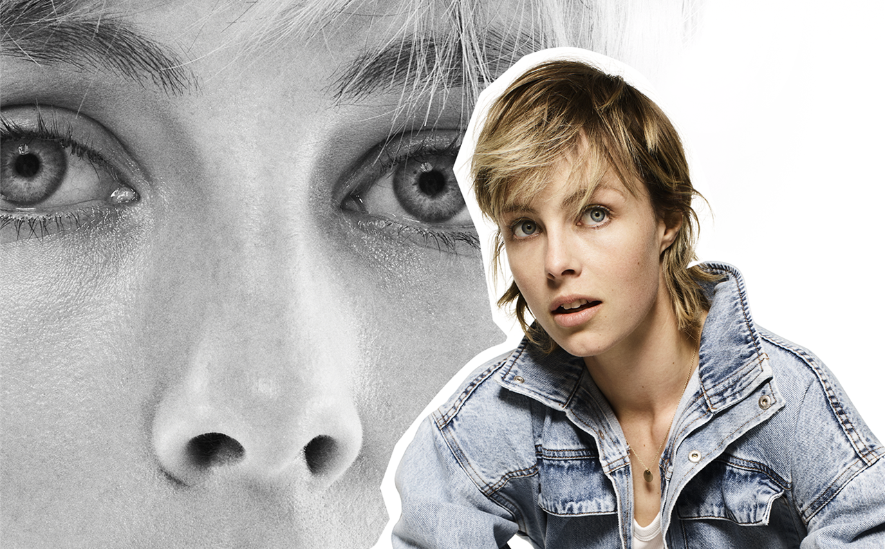 La modelo inglesa Edie Campbell es la imagen de la campaña. ¿Cómo es su peinado?