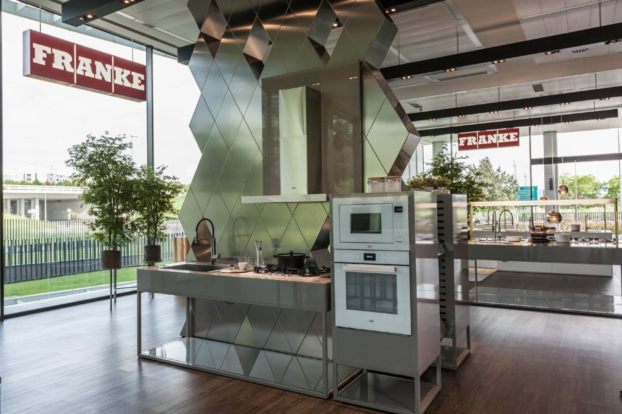 El showroom se encuentra en la ciudad de Sant Cugat del Vallés, a pocos minutos de Barcelona. 