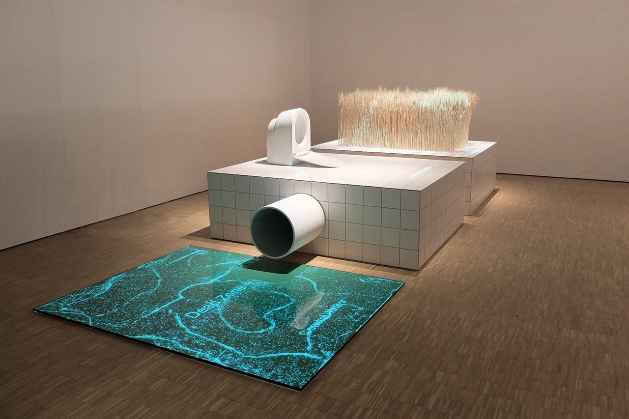 El inodoro Save! fue objeto de la instalación "Circular Flows: The Toilet Revolution", creada por EOOS para la XXII Trienal de Milán de 2019.