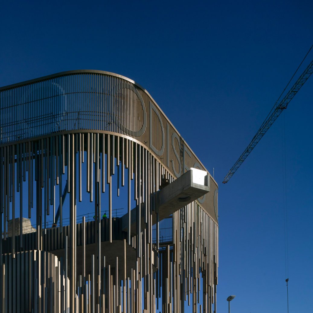 odiseo-casino-cantilevered-pool-longest-europe-murcia-spain-clavel-arquitectos dezeen 2364 sq 0. odiseo-casino-cantilevered-pool-longest-europe-murcia-spain-clavel-arquitectos-obras