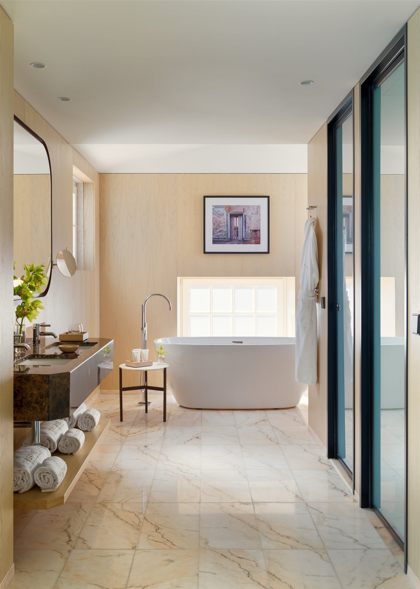 Baño Tower Suite