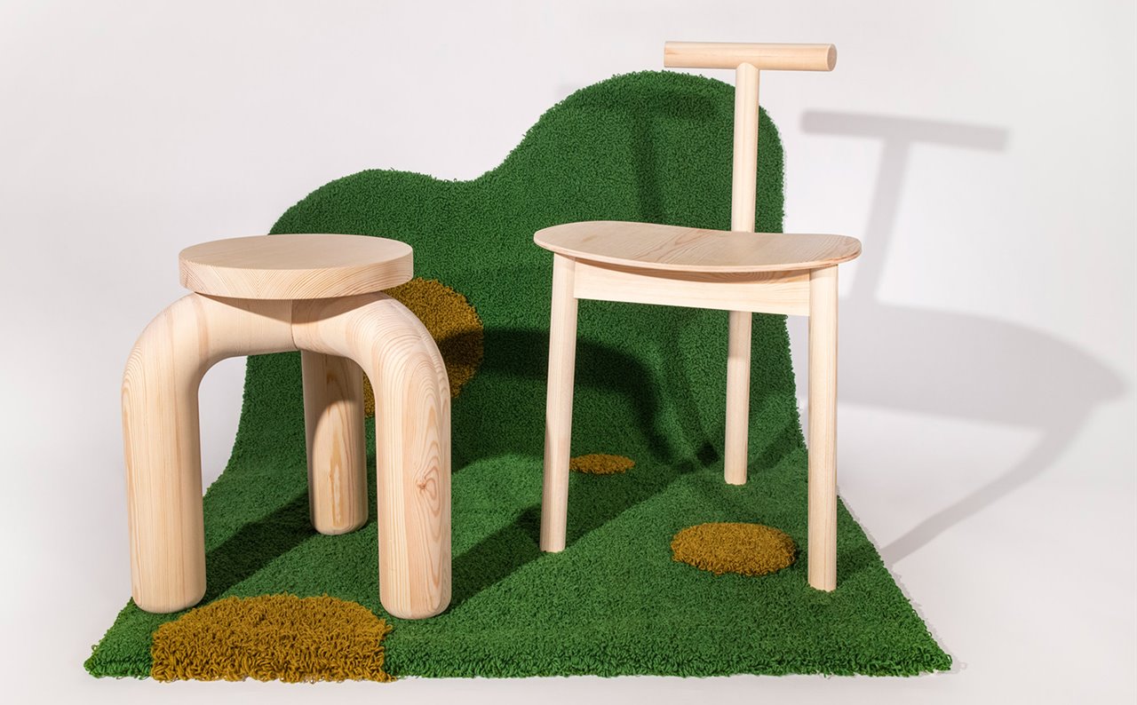 La colección Furuhelvete ha nacido con una silla, un taburete y una alfombra, aunque se ampliará próximamente a otras piezas.
