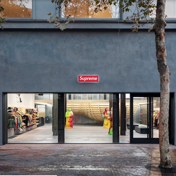 Supremestore escaparate