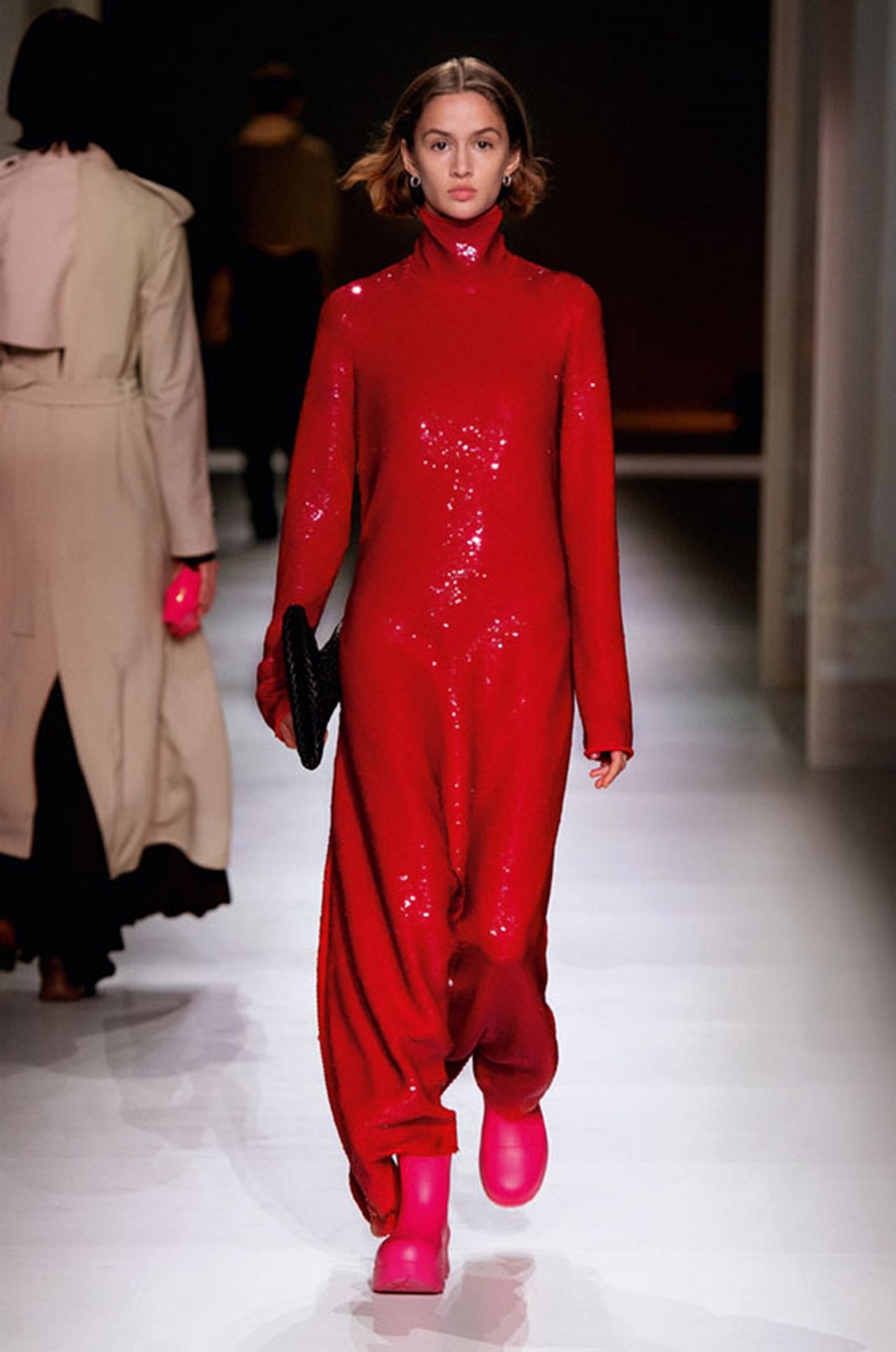 Los looks de gala también pueden ser sostenibles. La casa, además, compensa todas las emisiones invirtiendo en proyectos de conservación de bosques y biodiversidad.