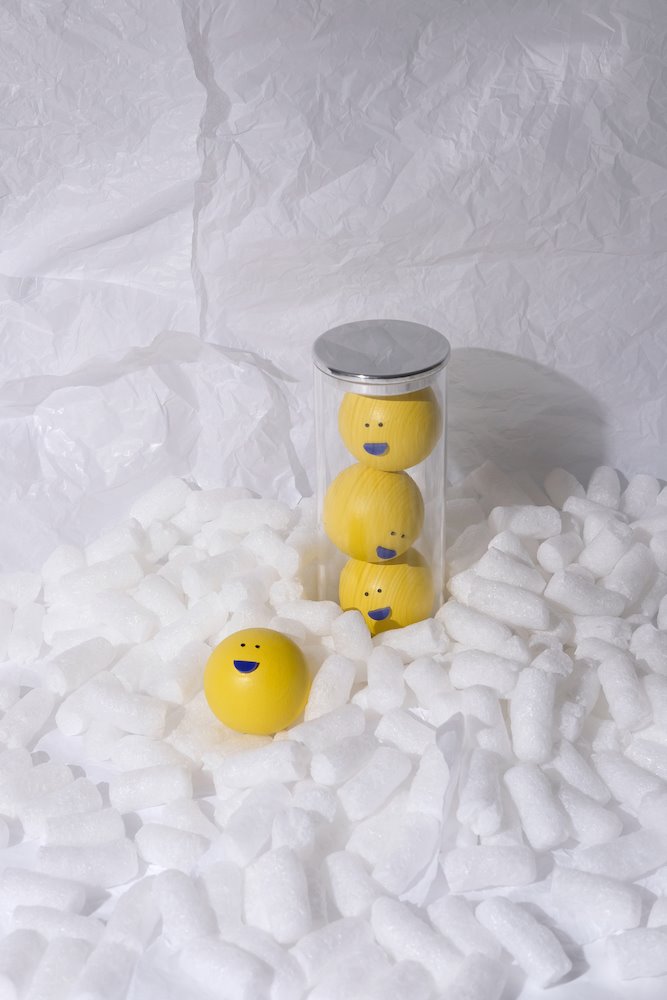 exposicion sobre packaging pak-uh-jing del estudio daniel emma en la galeria Hugo Michell 2