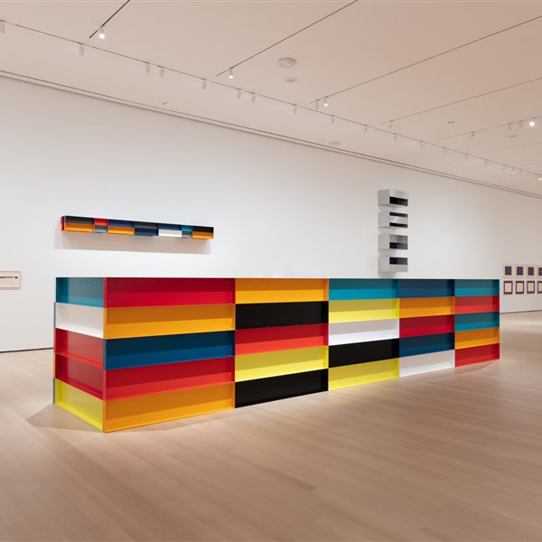El MoMA inaugura una retrospectiva sobre Donald Judd, destacando su faceta como diseñador de muebles
