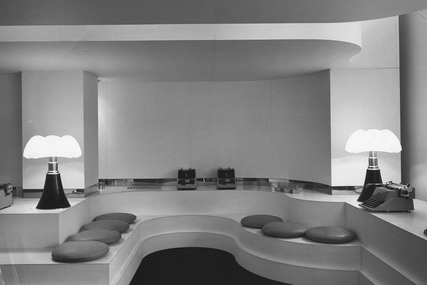 Vitra Design Museum Gae Aulenti Olivetti Paris