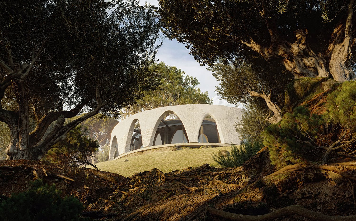 Entre árboles, en una zona ajardinada, la vivienda se alza en formas redondeadas