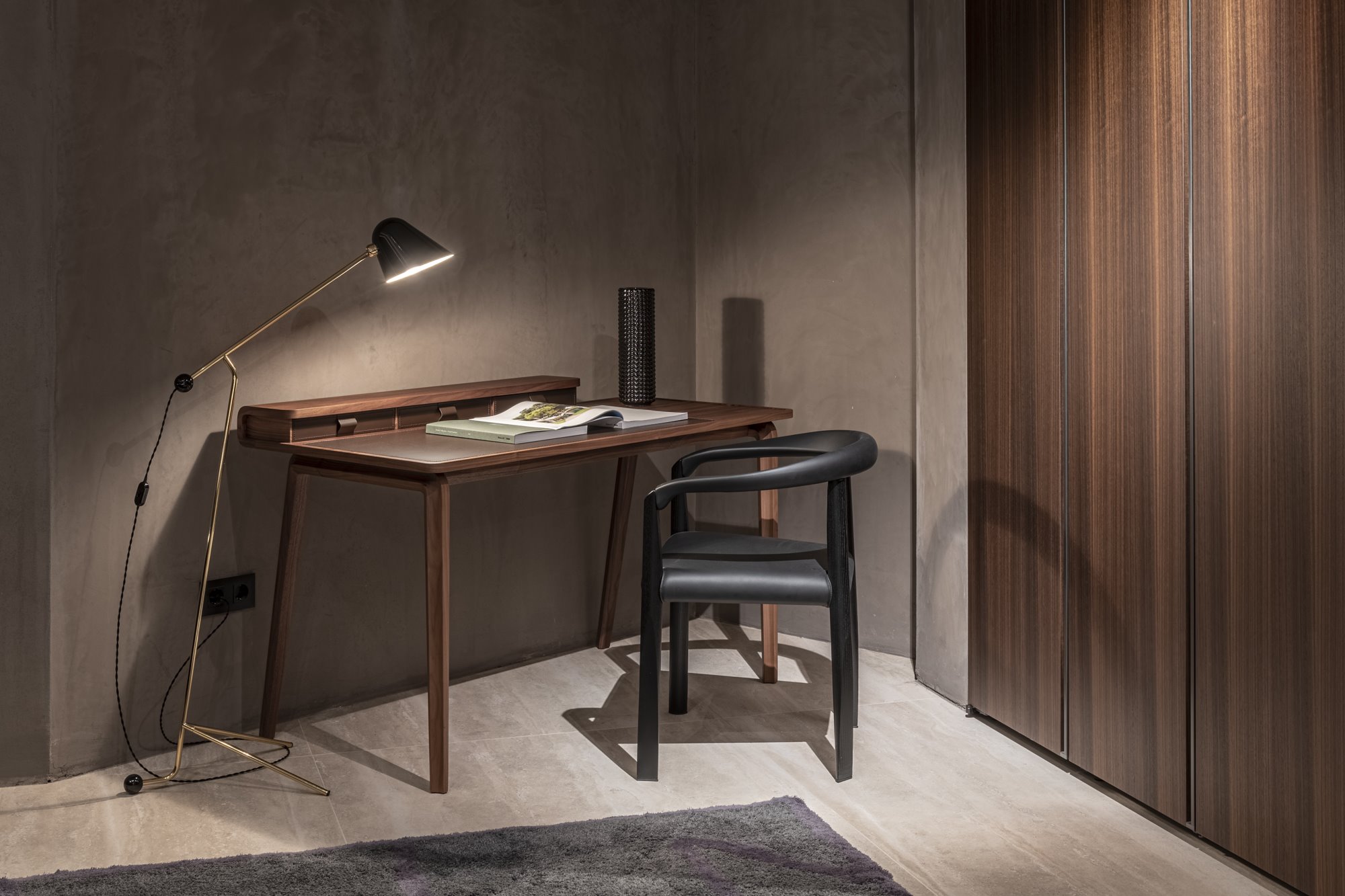 FERRUZ FLAGSHIP MOLTENI 021