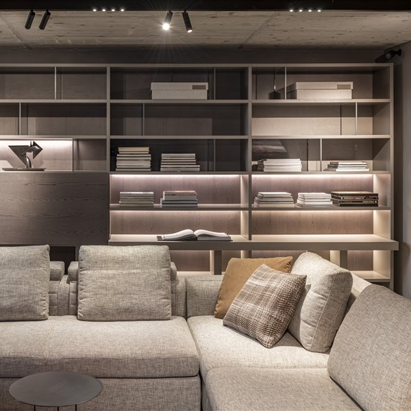 FERRUZ FLAGSHIP MOLTENI 011