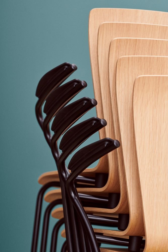 reedicion de la silla Vico Duo de Vico Magistretti por Fritz Hansen 4