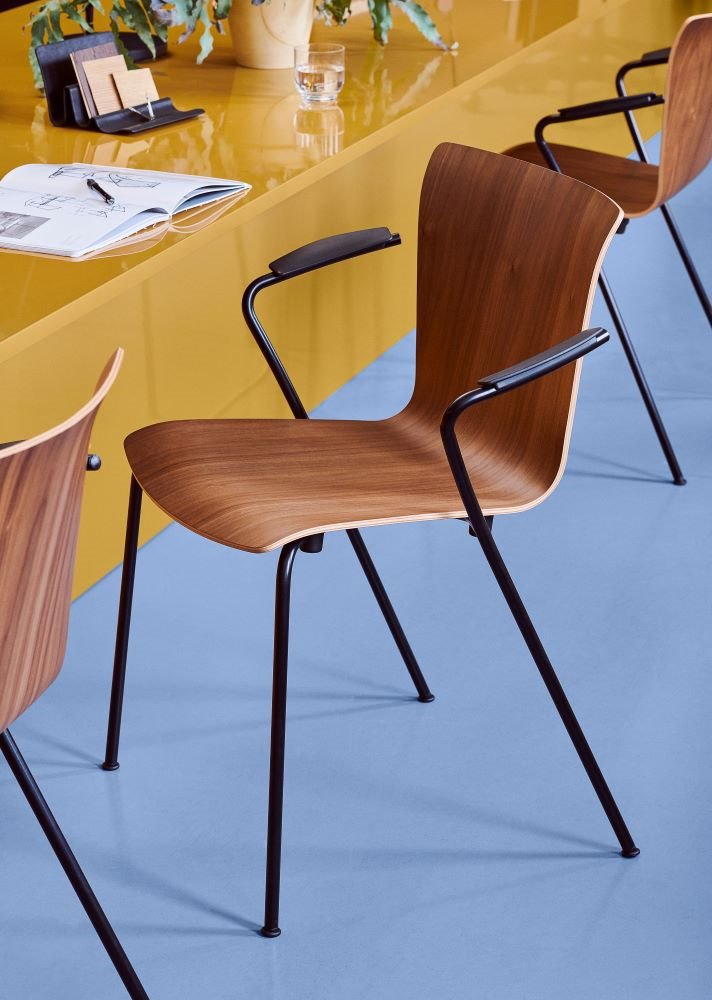 reedicion de la silla Vico Duo de Vico Magistretti por Fritz Hansen 8