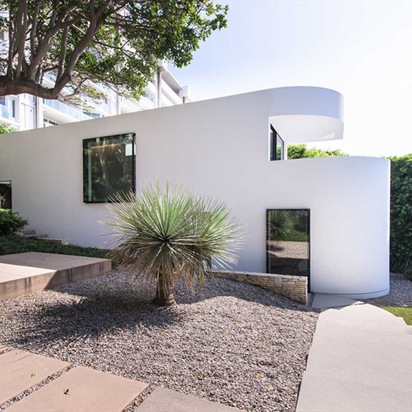 El director de cine Marc Forster vende una casa histórica de Richard Neutra
