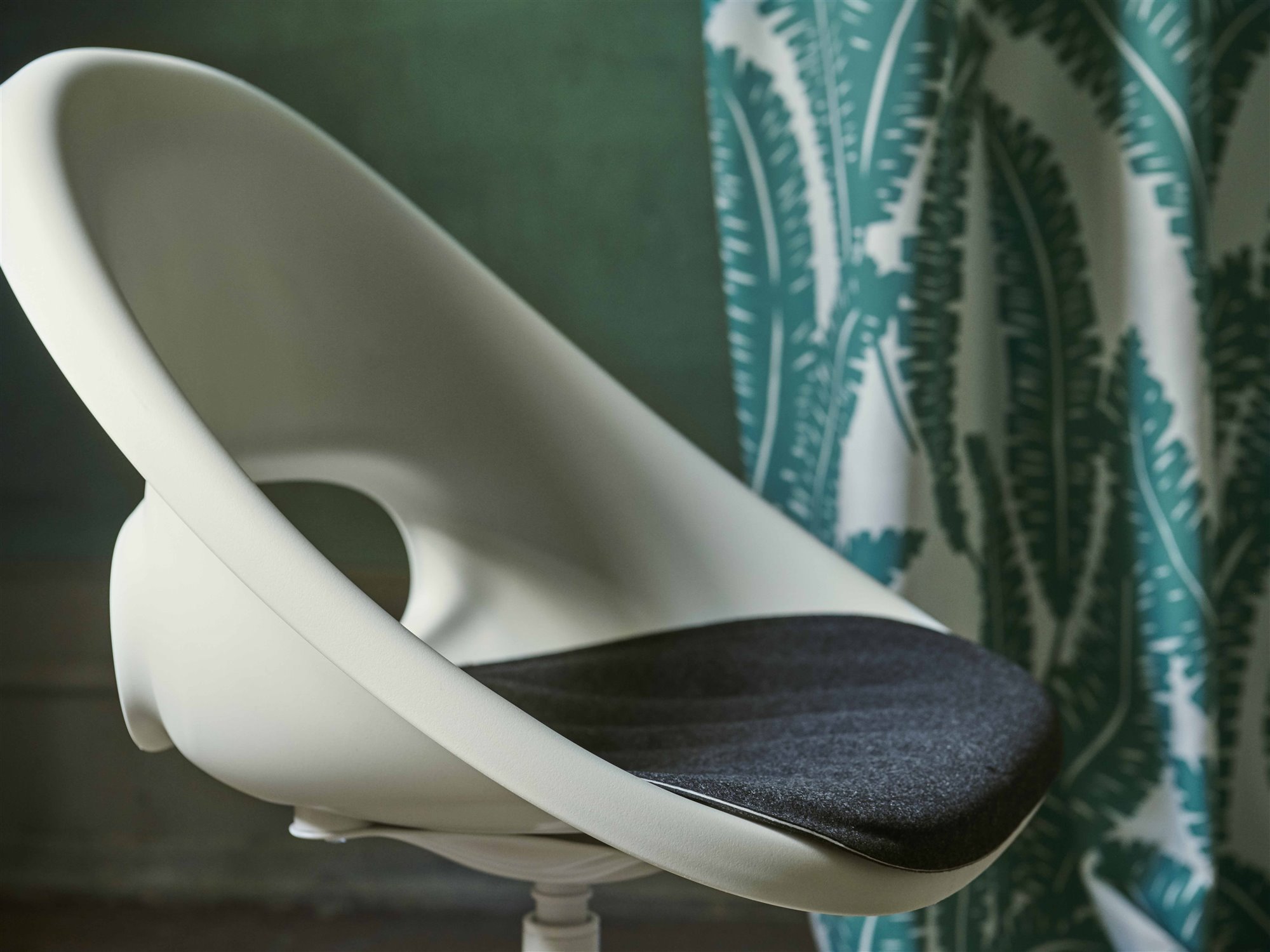 ikea-novedades-de-temporada-PH168492-silla-giratoria-lowres. LOBERGET/BLYSKÄR silla giratoria