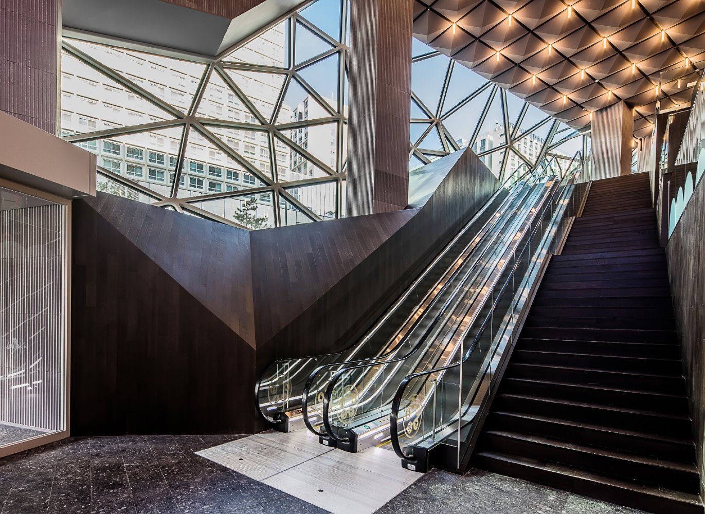 Centro comercial Galleria de OMA y Chris van Duijn en Gwanggyo Corea del Sur 