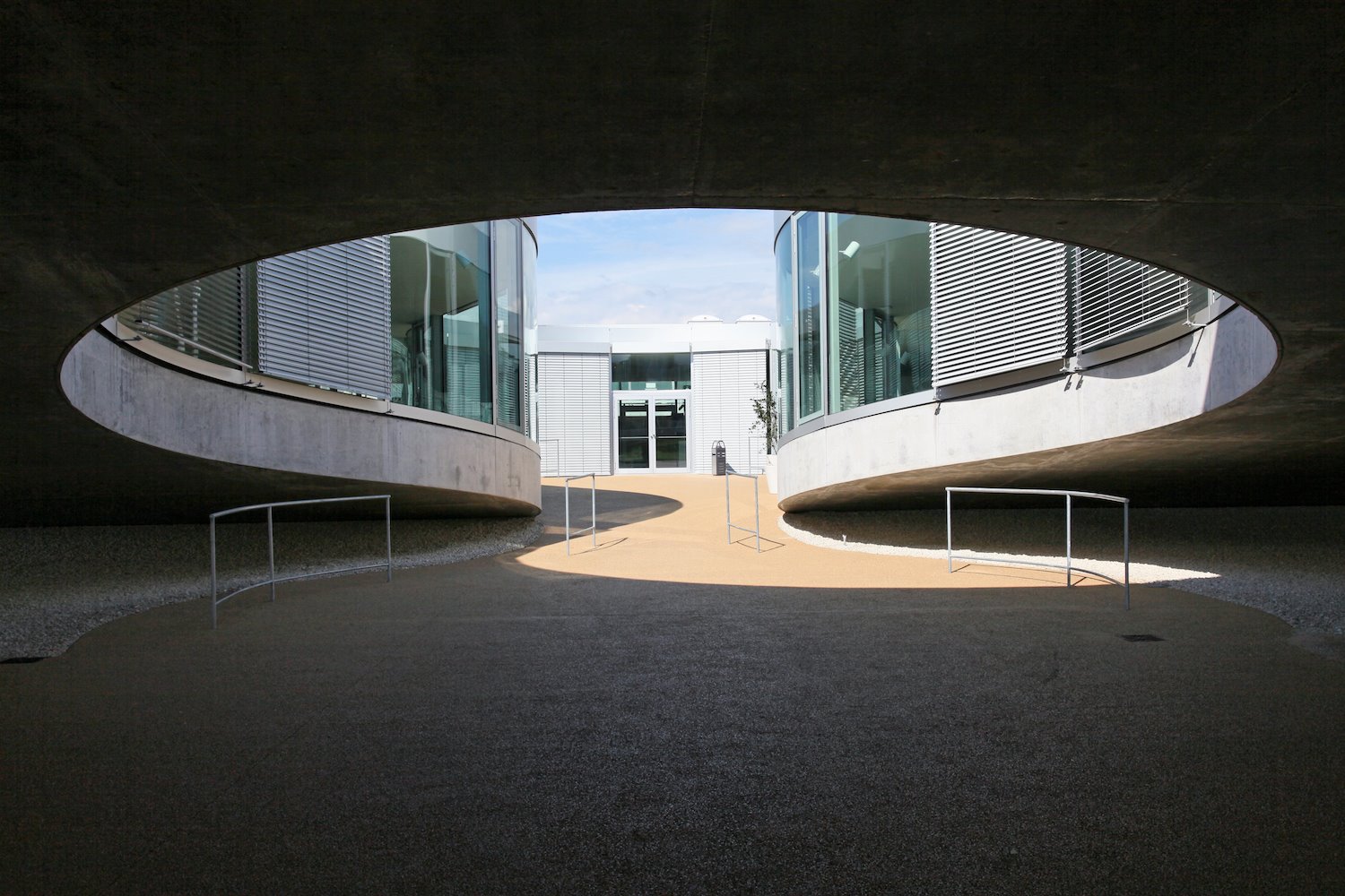 Entrada del centro de aprendizaje de Rolex en Lausana