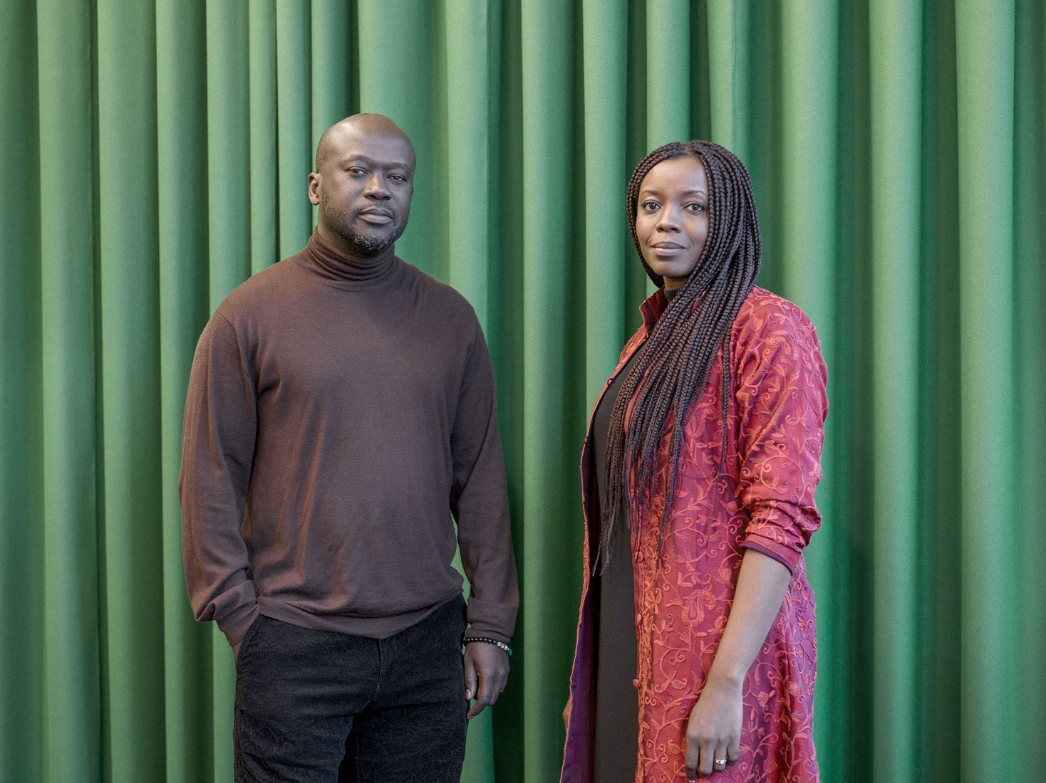 Sir David Adjaye junto a Mariam Kamara