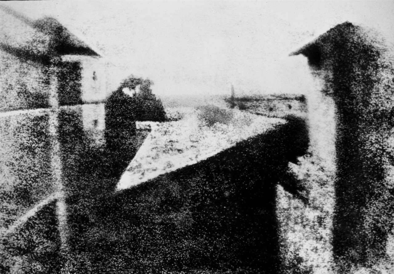 «Punto de vista desde la ventana de Gras» (1826), de Joseph Nicéphore Niépce.