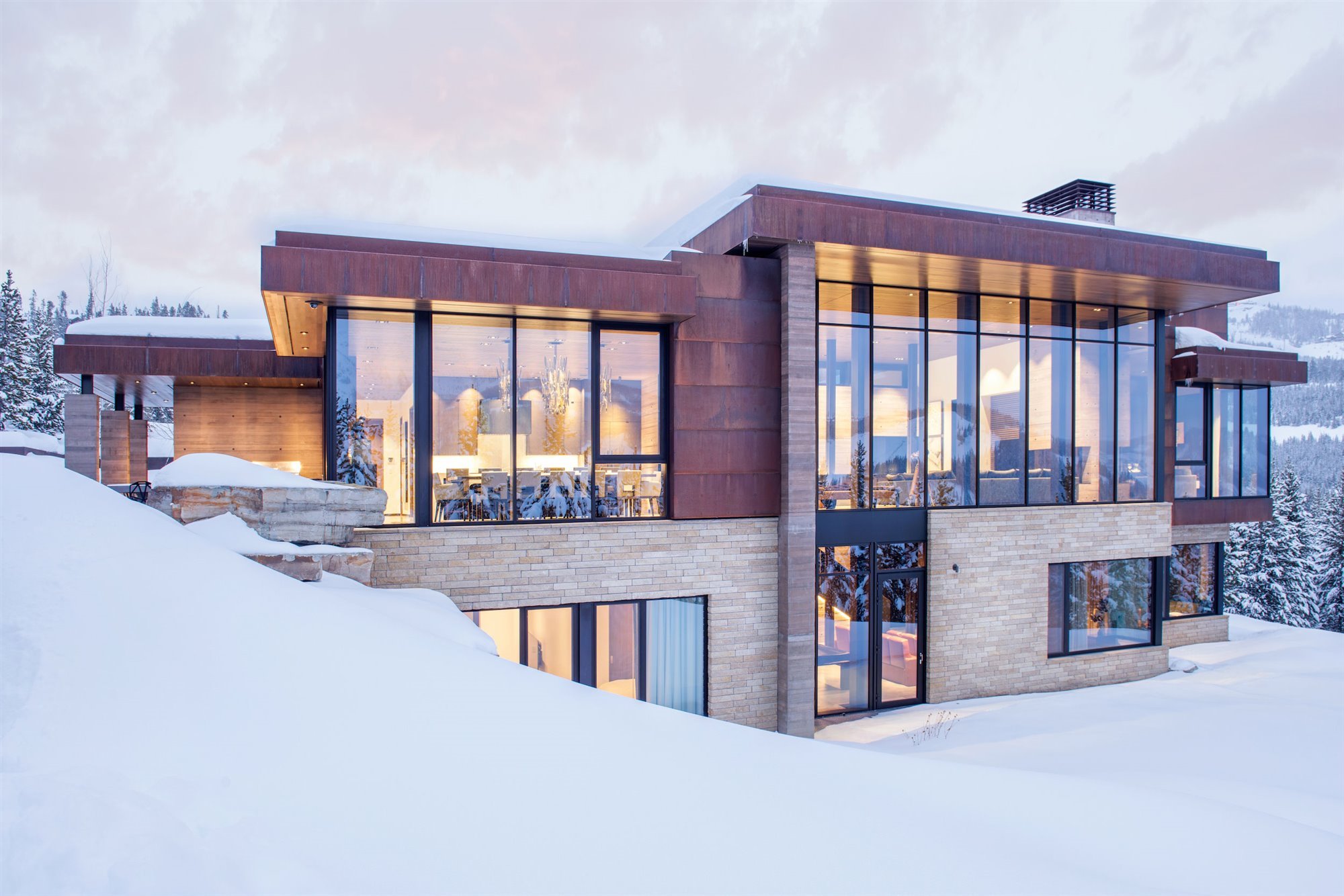 casa moderna en la cordillera Madison de Montana realizada por Stuart Silk Architects nevada