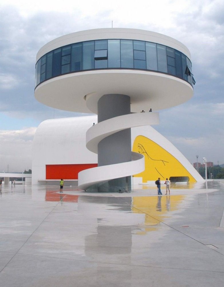Centro Niemeyer de Oscar Niemeyer en Avilés