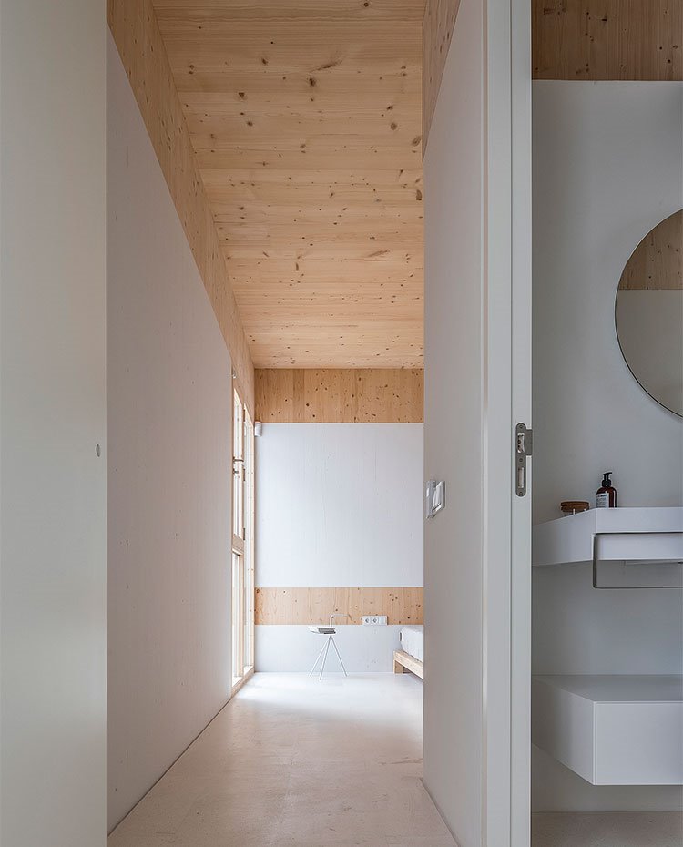 Zona de paso entre cuarto de baño y dormitorio