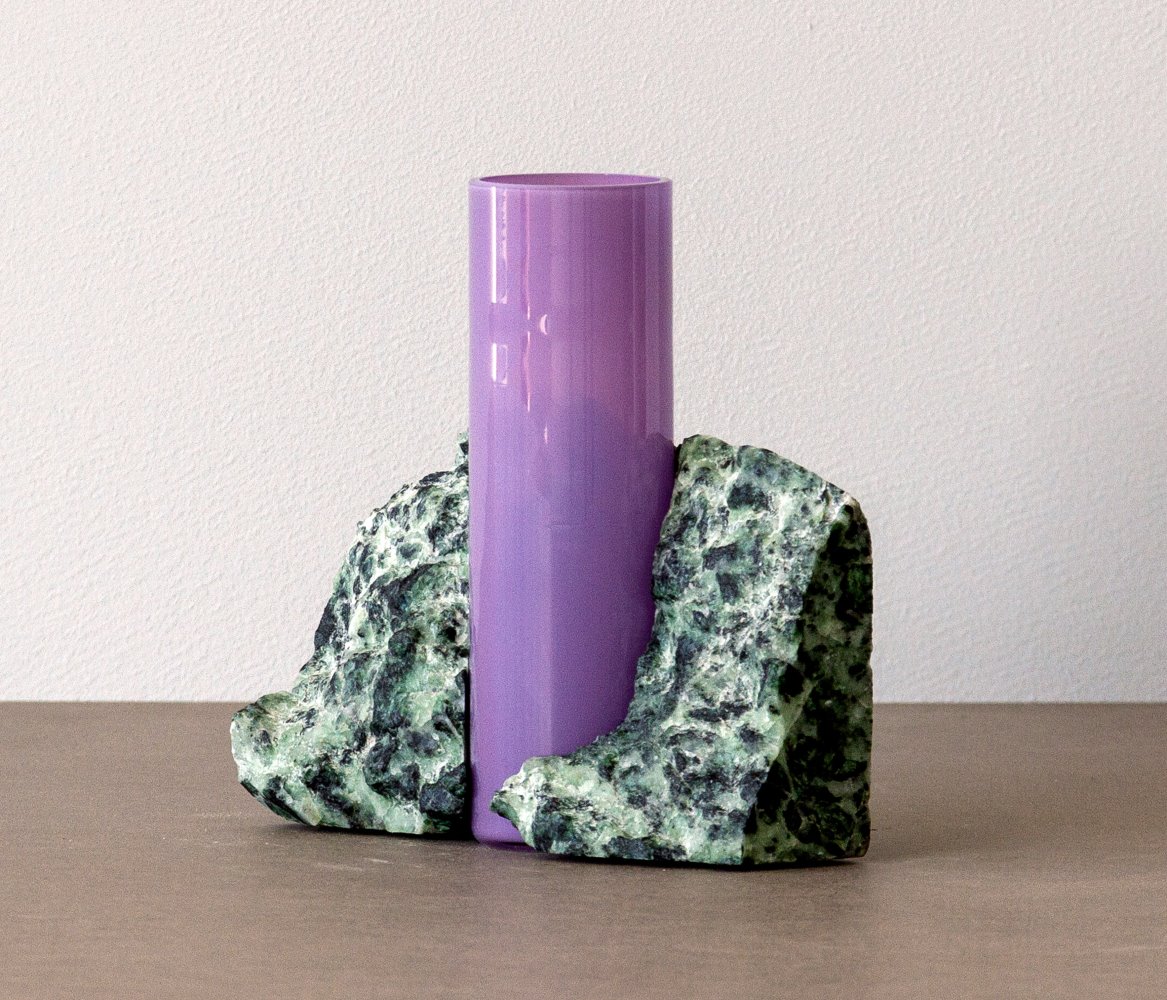 La idea de estos 'Drill Vases' le vino a Olovsson tras visitar una cantera italiana. 