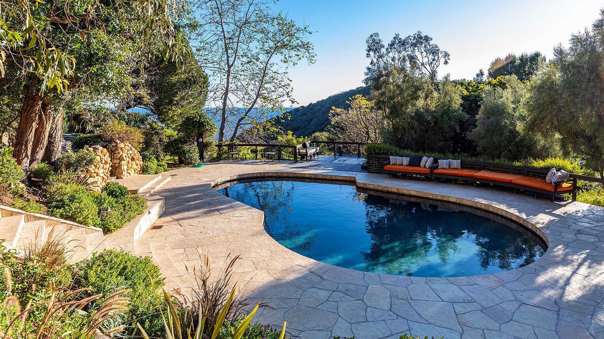 piscina-mel-gibson-meghan-y-harry