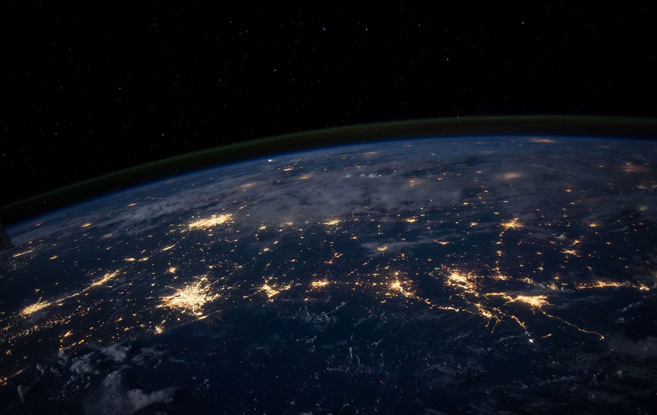 La Tierra de noche