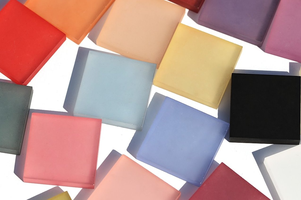 Sohyun Yun da la opción de personalizar cada pieza con un extenso abanico de 20 colores. 