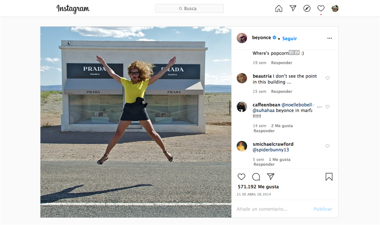 La historia de la tienda de Prada Marfa en mitad del desierto La historia de la tienda de Prada Marfa en mitad del desierto