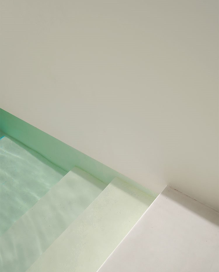 Detalle de escaleras en bañera