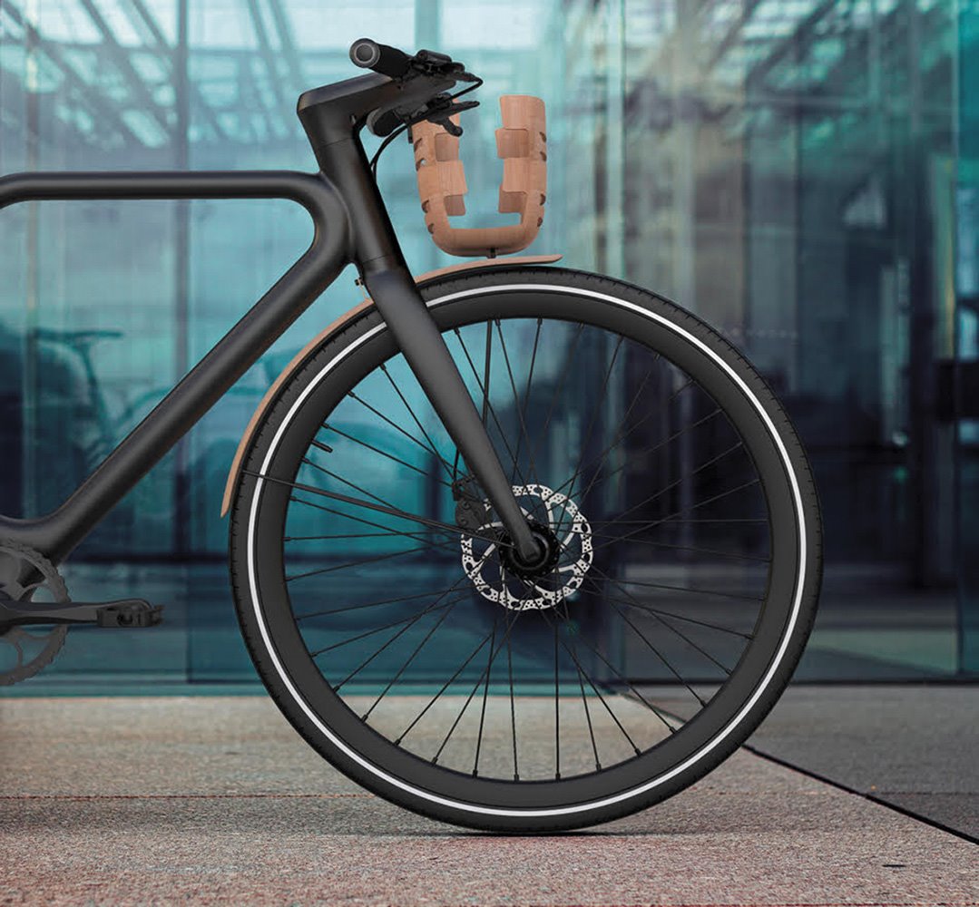 El aluminio de alta resistencia ha permitido alcanzar un peso de 13,9 kg, lo que la convierte en una de las bicicletas eléctricas más ligeras del mundo.