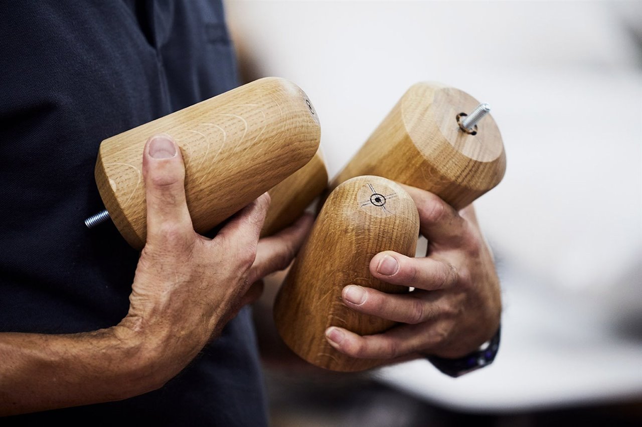 Piezas empleadas en la fabricación de mobiliario de Joquer.