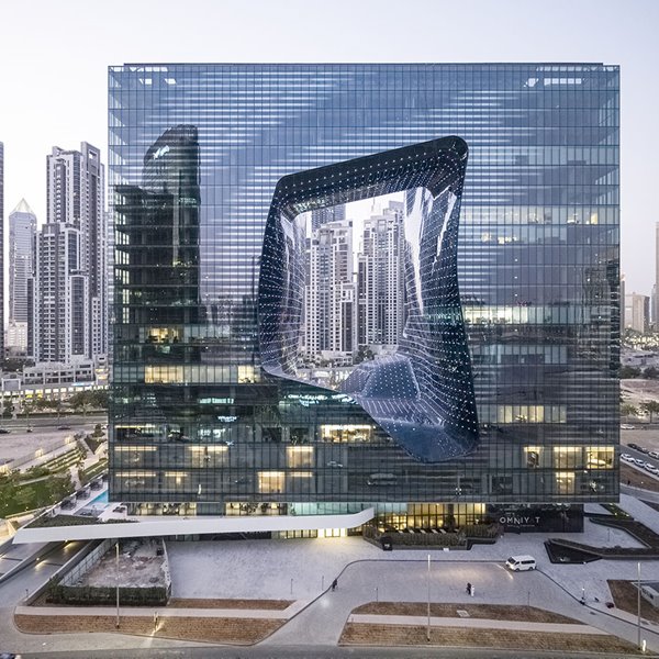 Opus ME Dubái, la hipnotizante visión de Zaha Hadid convertida en hotel 