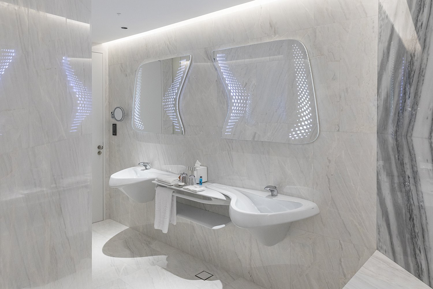 ZHA hotel Opus Dubái baño ©LaurianGhinitoiu
