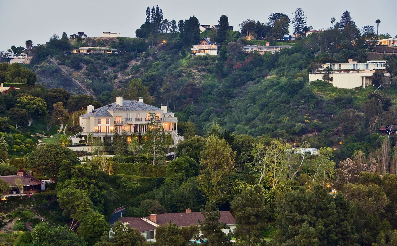 Elon Musk posee propiedades en la zona de Bel Air conocida como Chalon Road